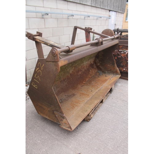 243 - A JCB 6.5FT FRONT BUCKET WITH FOLD OVER PALLET FORKS NO VAT