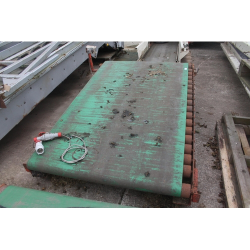 277 - A GREEN BELT AND ROLLER PALLET CONVEYOR WITH THREE PHASE DRUM MOTOR IN WORKING ORDER+VAT