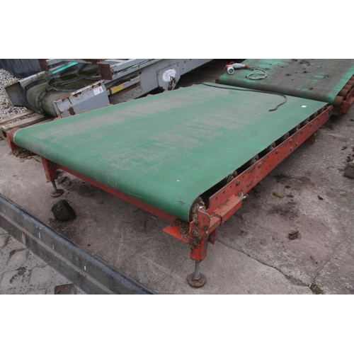 278 - A GREEN BELT AND ROLLER PALLET CONVEYOR WITH THREE PHASE DRUM MOTOR IN WORKING ORDER+VAT