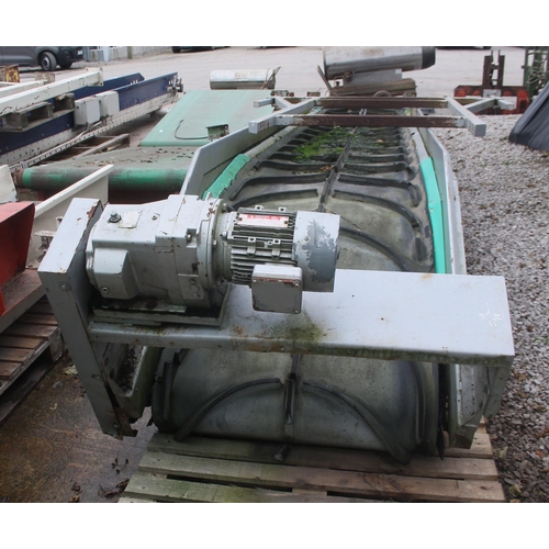 279 - A SILVER SWAN NECK CONVEYOR WITH VARIABLE SPEED GEAR BOX AND SUPPORT LEGS, LAST USED 12 MONTHS AGO A... 