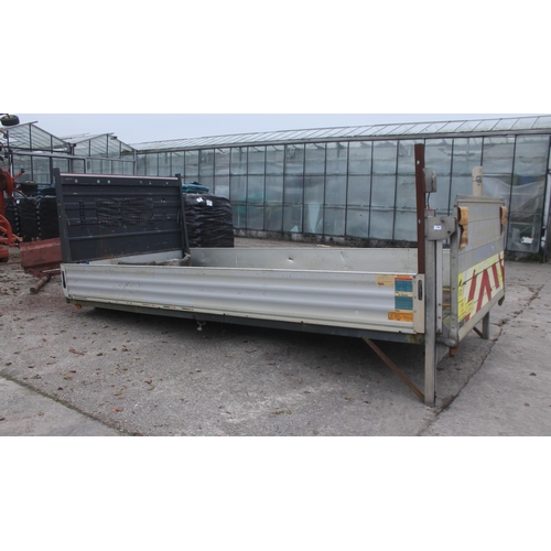 288 - A DROP SIDE VAN/WAGON BODY WITH REAR TAIL LIFT NO VAT