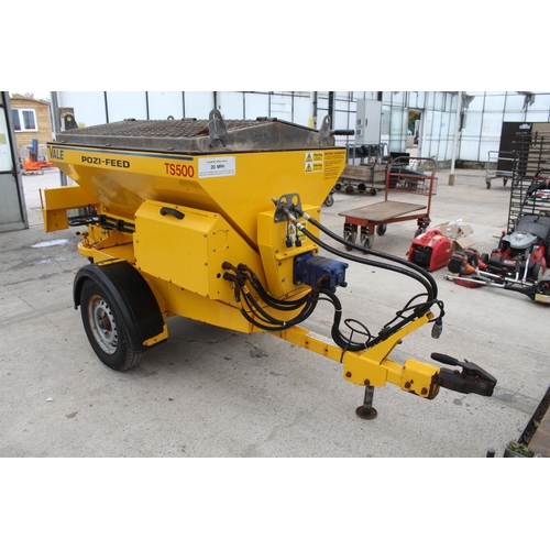 296 - A VALE TS500 POZI-FE TRAILED SINGLE AXLE SALT SPREADER BELIEVED IN GOOD WORKING ORDER BUT NO WARRANT... 