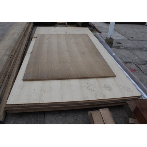 424 - 7 VENEERED 8 X 4 MDF SHEETS IN OAK AND ASH, 15' X 3' OAK VENEERED  NO VAT