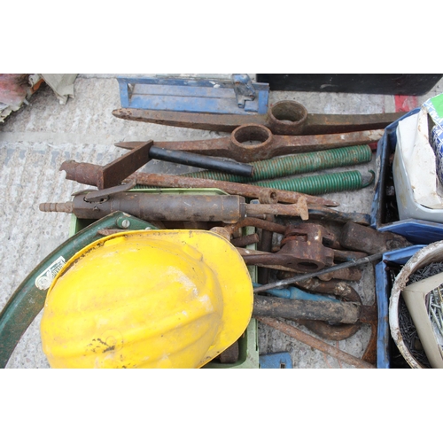 516 - VARIOUS TOOLS, NAILS AND SCREWS PLUS VAT