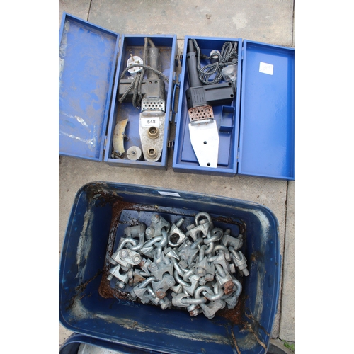 548 - A TUB OF PIPE CLAMPS &TUB OF VARIOUS PIPE FITTINGS A TUB OR WIRE ROPE CLAMPS & 2 TRAYS OF ELECTRIC P... 