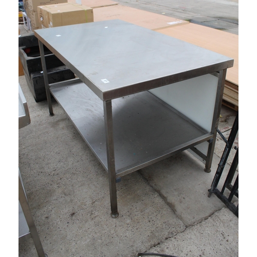 577 - S/S TABLE NO VAT