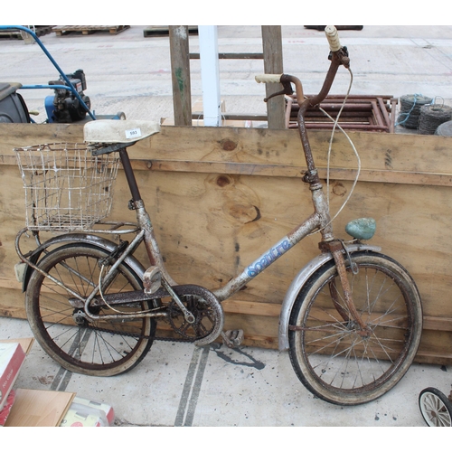 593 - VINTAGE LADIES BIKE  + VAT