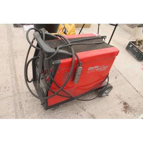 610 - CLARKE WELD MIG TURBO 195 TEC WELDER  NO VAT