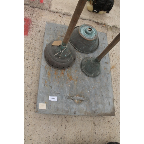 645 - MANHOLE COVER AND 3 PLUNGERS  + VAT