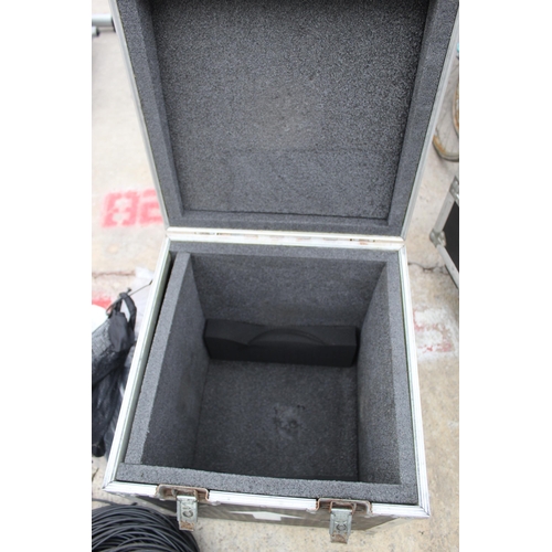 665 - SMALL FLIGHT CASE BOX 47 X 46.5 X 56.5 CM  + VAT