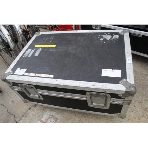 668 - FLIGHT CASE 77 X 53 X 32.5  + VAT