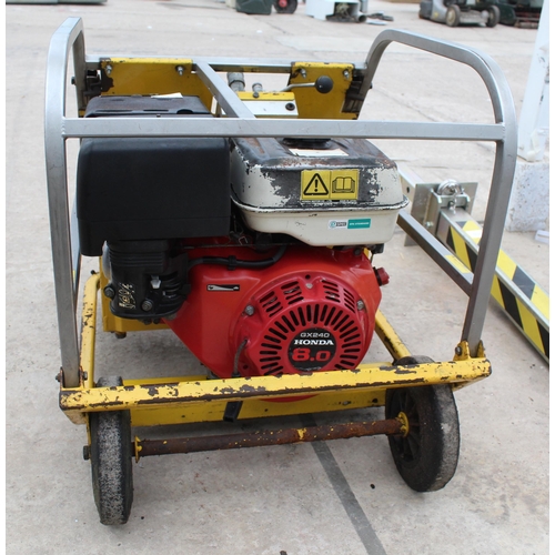 68 - BELLE HYDRAULIC POWER PACK C/W HONDA GX240 ENGINE PLUS VAT