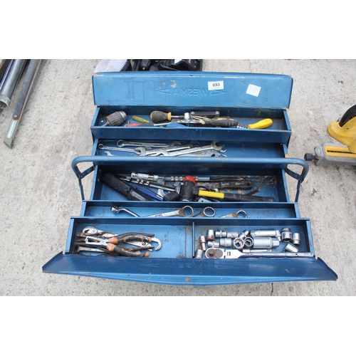 693 - LARGE BLUE CANTILEVER TOOL BOX  NO VAT