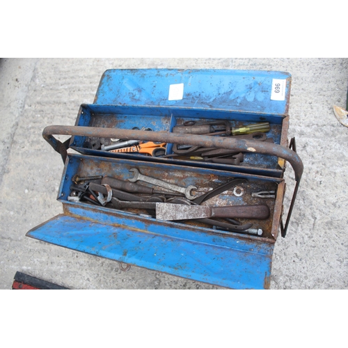 696 - SMALL BLUE CANTILEVER TOOL BOX  NO VAT