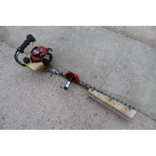 750 - ROBIN PETROL SINGLE SIDE HEDGE CUTTER  NO VAT