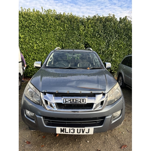 188 - ISUZU D MAX UTAH GREY ML13UVJ 4 DOOR MANUAL DIESEL 207403 MILES PART SERVICE HISTORY FIRST REG 2013 ... 