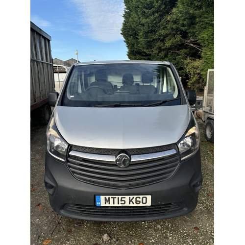 195 - VAUXHALL VIVARO SILVER 5 DOOR MANUAL MT15KGO FIRST REG 2015 121161 MILES MOT 31/03/25 1 KEY NO  VAT ... 