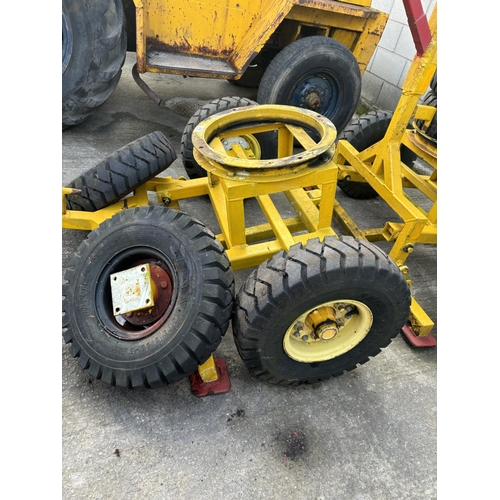 205 - HEAVY DUTY TURN TABLE WITH 4 WHEELS ON 6.90/00-9 TYRES.  NO VAT