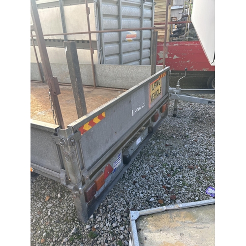 298 - AN IFOR WILLIAMS 16FT TWIN AXLE 3.5 TON FLATBED TRAILER WITH METAL GREEDY FRAME +VAT