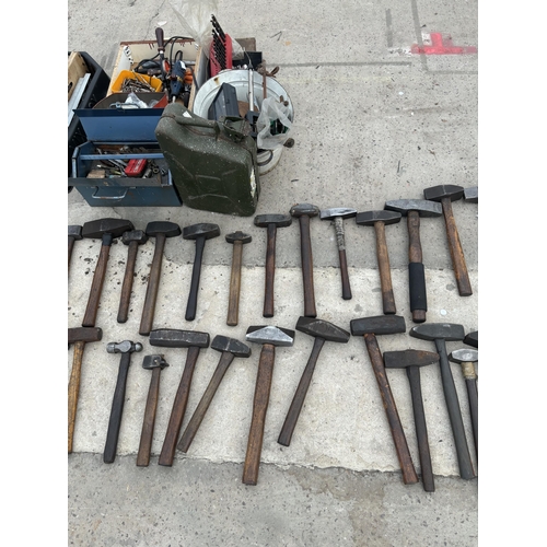 300 - A COLLECTION OF OVER 100 BLACKSMITHS AND SWAYERS HAMMERS AND TOOLS NO VAT