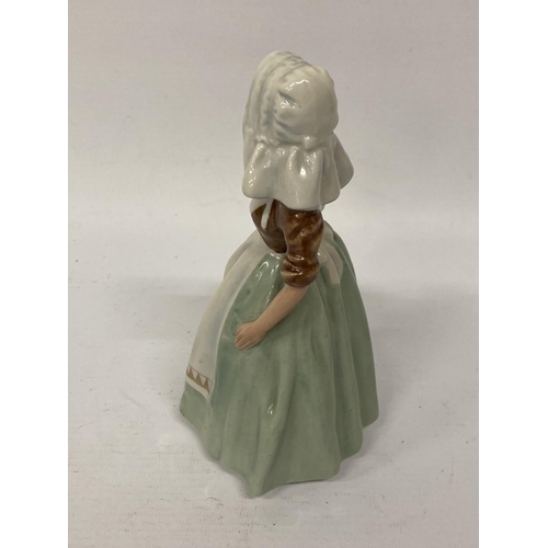 816 - A ROYAL DOULTON FIGURINE 