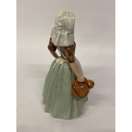 816 - A ROYAL DOULTON FIGURINE 