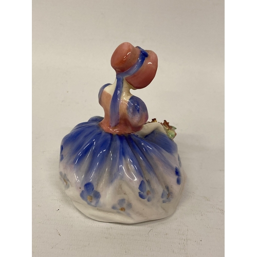 819 - A ROYAL DOULTON FIGURINE 