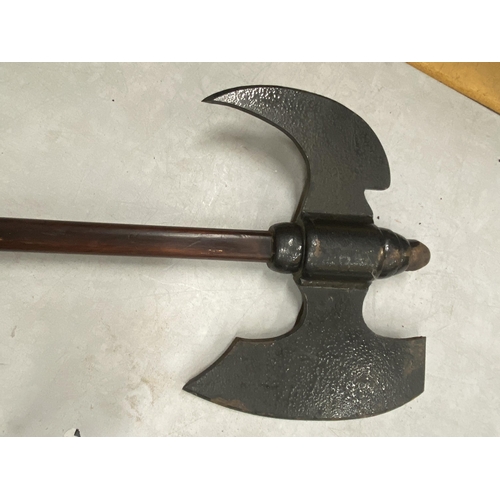 60 - A VINTAGE MONUMENTAL AND EXTREMELY HEAVY AXE WITH WOODEN SHAFT - LENGTH 123 CM