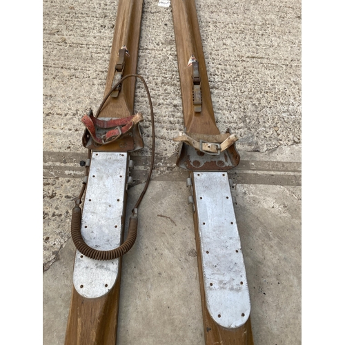 1526 - A PAIR OF VINTAGE WOODEN SANGLARD SPORTS SKIS WITH BINDINGS