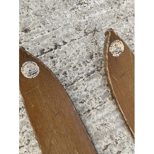 1526 - A PAIR OF VINTAGE WOODEN SANGLARD SPORTS SKIS WITH BINDINGS