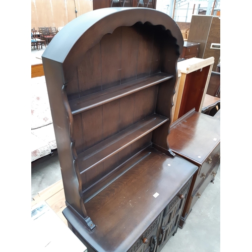 2631 - AN OAK DUTCH STYLE DRESSER WITH TWO CUPBOARDS AND TWO DRAWERS TO BASE, 36