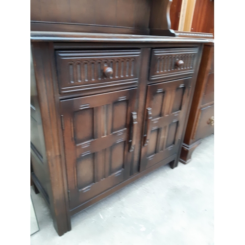 2631 - AN OAK DUTCH STYLE DRESSER WITH TWO CUPBOARDS AND TWO DRAWERS TO BASE, 36