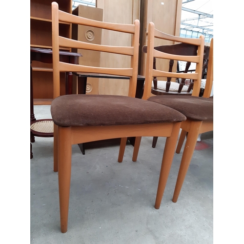 2633 - A SET OF FOUR RETRO TEAK SCHREIBER DINING CHAIRS