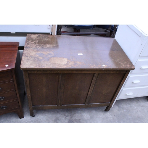 2967 - A MID 20TH CENTURY BLANKET CHEST