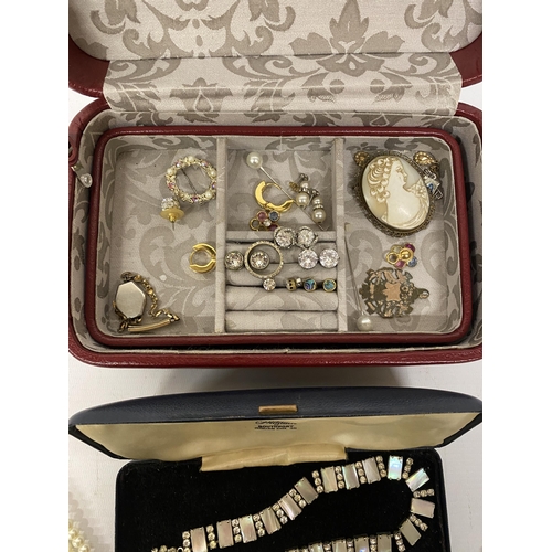 113 - VARIOUS ITEMS OF COSTUME JEWELLERY TO INCLUDE PEARLS, A CAMEO, WATCH, EARRINGS ETC