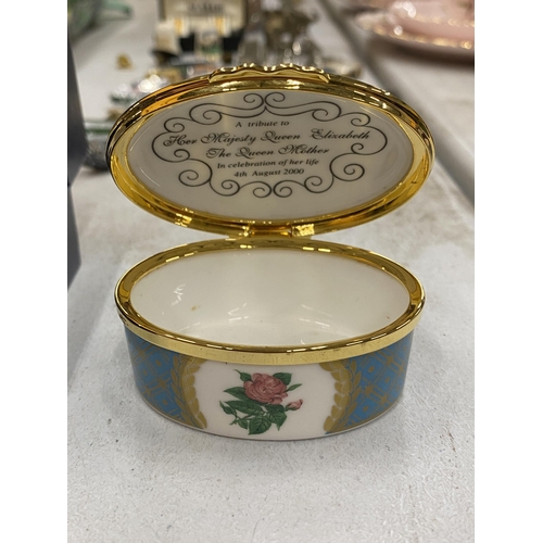 114 - A ROYAL WORCESTER ENAMELLED TRINKET BOX CELEBRATING THE LIFE OF THE QUEEN MOTHER IN A PRESENTATION B... 