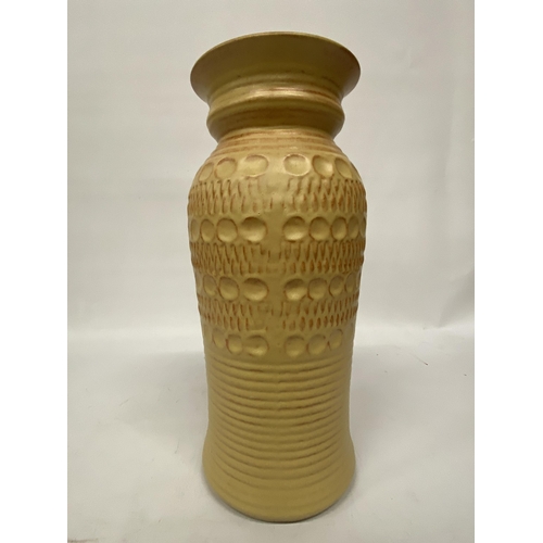 117 - A BAY WEST GERMAN VASE DATED 1976 HEIGHT 41CM