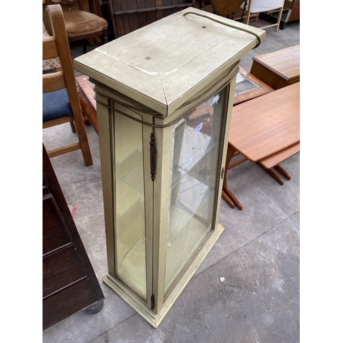 2752 - A CONTINENTAL STYLE TAPERED CURIO CABINET, 26