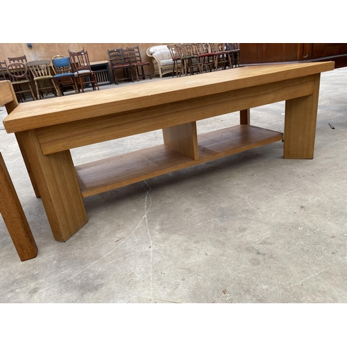 2776 - AN OAK TWO TIER COFFEE TABLE, 43.5