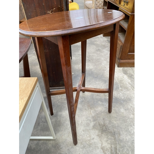 2787 - AN OVAL MAHOGANY CENTRE TABLE AND A LAMP TABLE