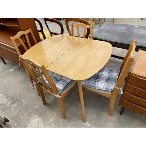 2796 - AN EXTENDING DINING TABLE, 42