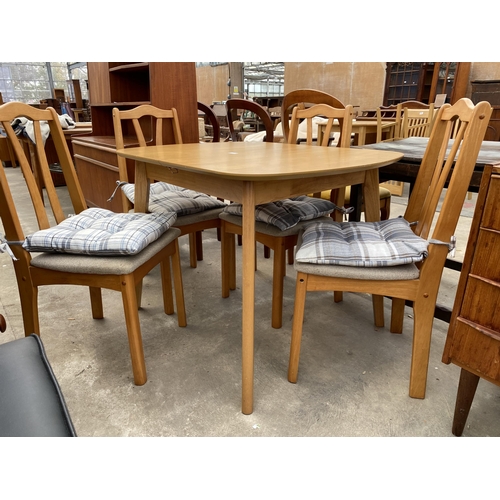 2796 - AN EXTENDING DINING TABLE, 42