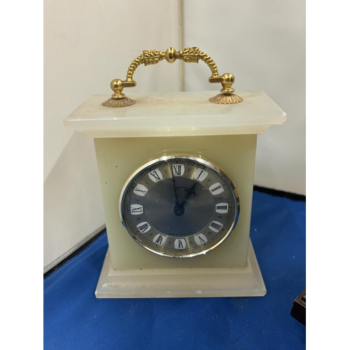 100 - TWO MANTLE CLOCKS TO INCLUDE AN ONYX EXAMPLE AND A BRACKET CLOCK