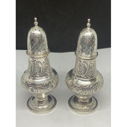 4 - TWO HALLMARKED CHESTER SILVER PEPPER POTS GROSS WEIGHT 100.2 GRAMS