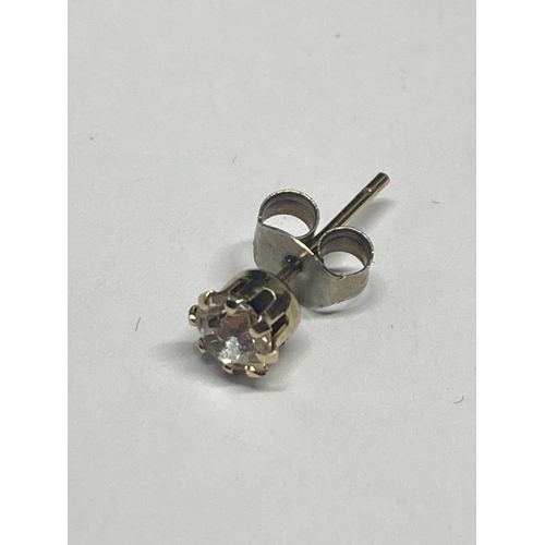 649 - A PAIR OF STUD EARRINGS THAT CONVERT TO A FLOWER DESIGN IN A PRESENTATION BOX