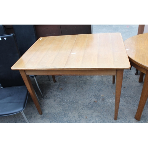 2809 - A RUSSELL OF BROADWAY RETRO TEAK EXTENDING DINING TABLE, 42.5