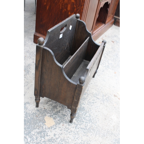 2814 - AN OAK JAYCEE FURNITURE TWO DIVISION MAGAZINE RACK