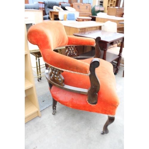 2955 - A LATE VICTORIAN UPHOLSTERED TUB CHAIR