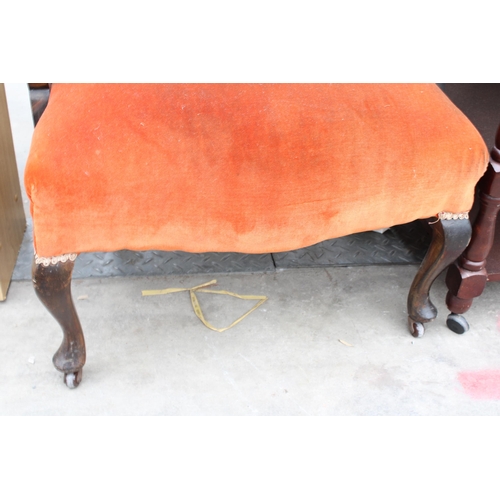 2955 - A LATE VICTORIAN UPHOLSTERED TUB CHAIR