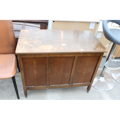 2967 - A MID 20TH CENTURY BLANKET CHEST